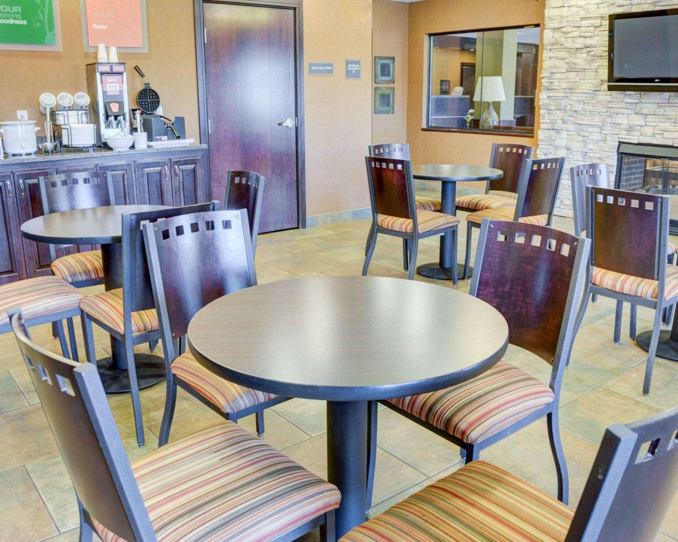 Comfort Inn & Suites Russellville I-40 Экстерьер фото