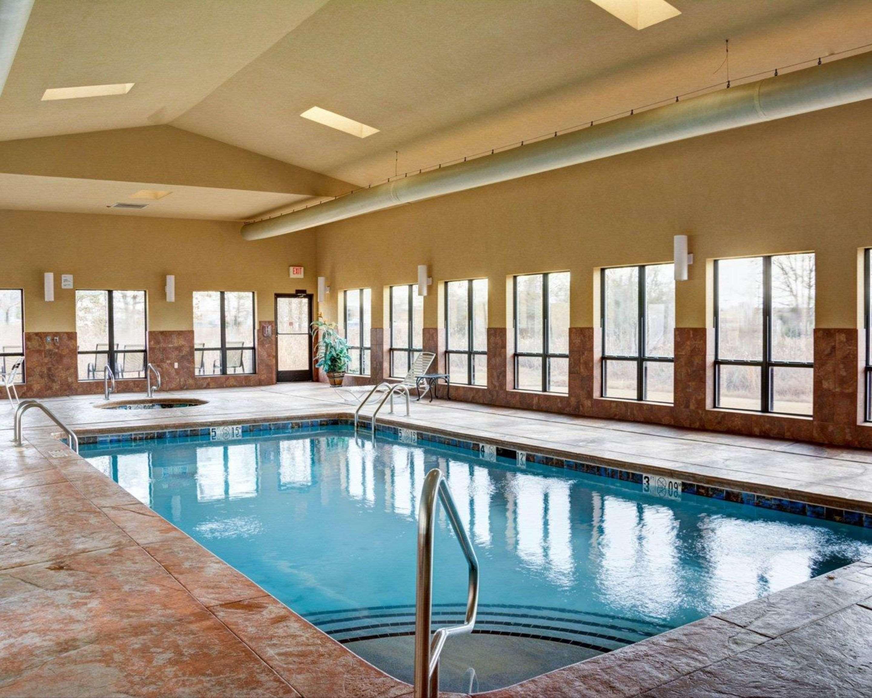 Comfort Inn & Suites Russellville I-40 Экстерьер фото